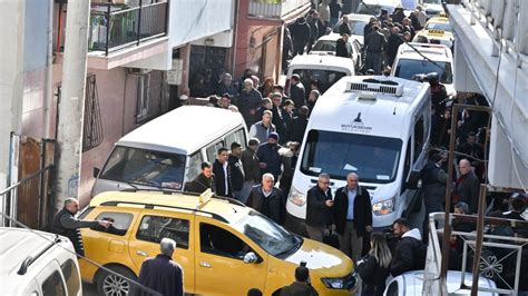 İzmir'de öldürülen taksi şoförünün cenazesi memleketine götürüldü - Son Dakika Haberleri